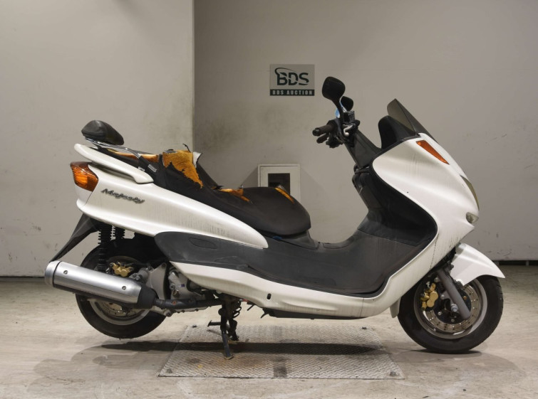 Мотоцикл Yamaha MAJESTY 250