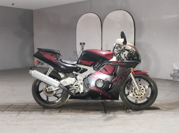 Мотоцикл Honda CBR400RR з пробігом 42988 km