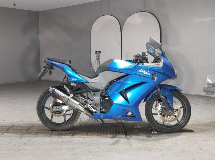 Мотоцикл Kawasaki NINJA250R з пробігом 12207 km