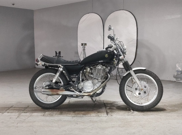 Мотоцикл Yamaha SR400 з пробігом 4116 km