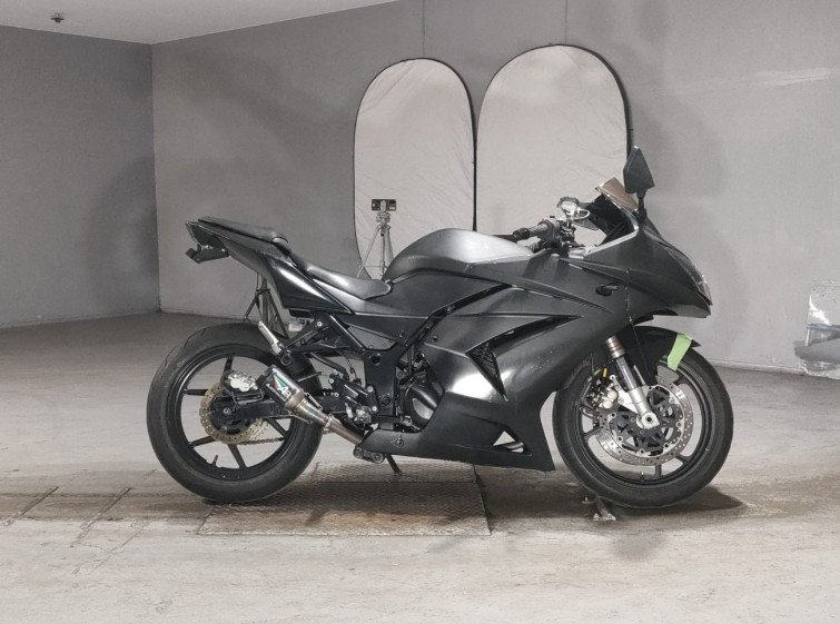 Мотоцикл Kawasaki NINJA250R з пробігом 11346 km