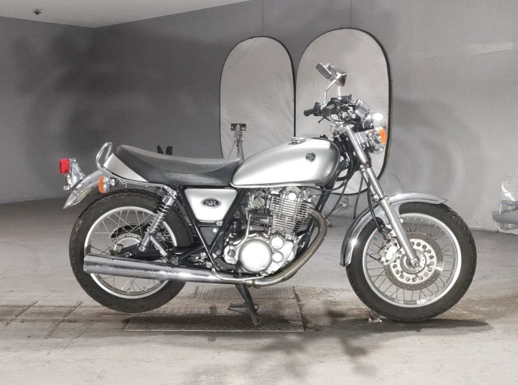 Мотоцикл Yamaha SR400 з пробігом 9818 km