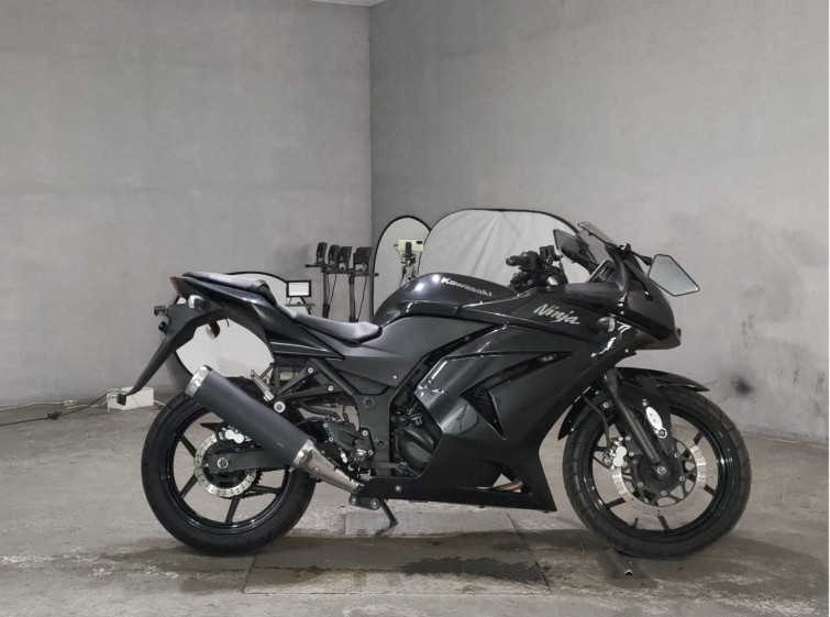 Мотоцикл Kawasaki NINJA250R з пробігом 11292 km