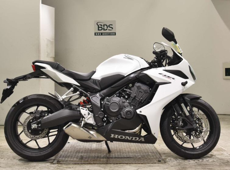 Мотоцикл Honda CBR650R с пробегом 55 km