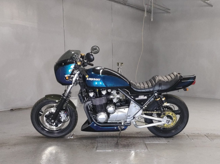 Мотоцикл Kawasaki ZEPHYR1100 с пробегом 18446 m с пробегом 18446 m