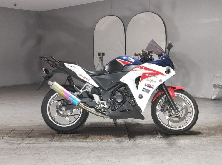 Мотоцикл Honda CBR250R з пробігом 20874 km