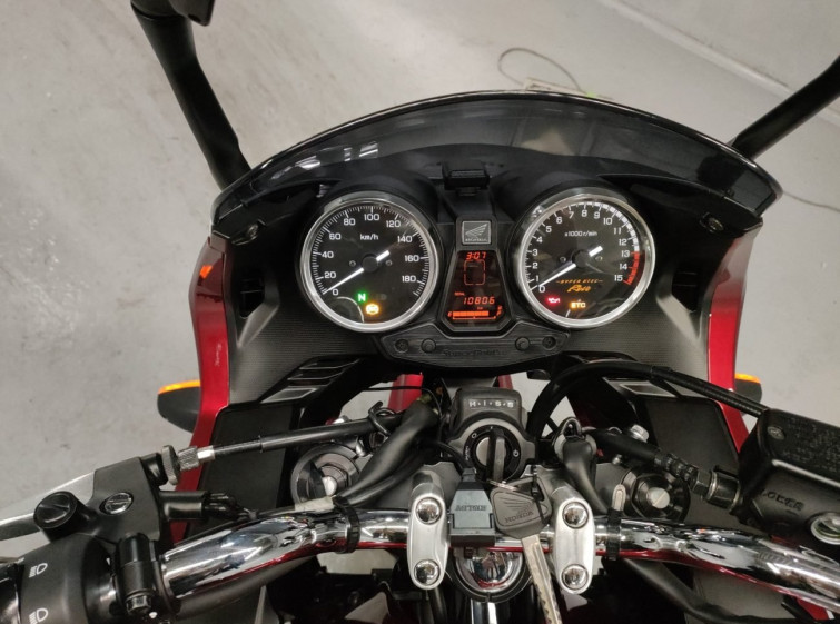 Мотоцикл Honda CB400SFVA с пробегом 10806 km с пробегом 10806 km