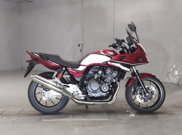 Мотоцикл Honda CB400SFVA с пробегом 10806 km с пробегом 10806 km