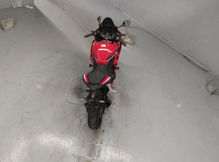 Мотоцикл Honda CBR400R с пробегом 4643 km с пробегом 4643 km