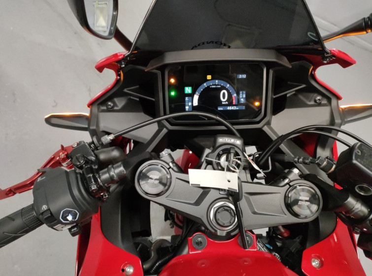 Мотоцикл Honda CBR400R с пробегом 4643 km с пробегом 4643 km