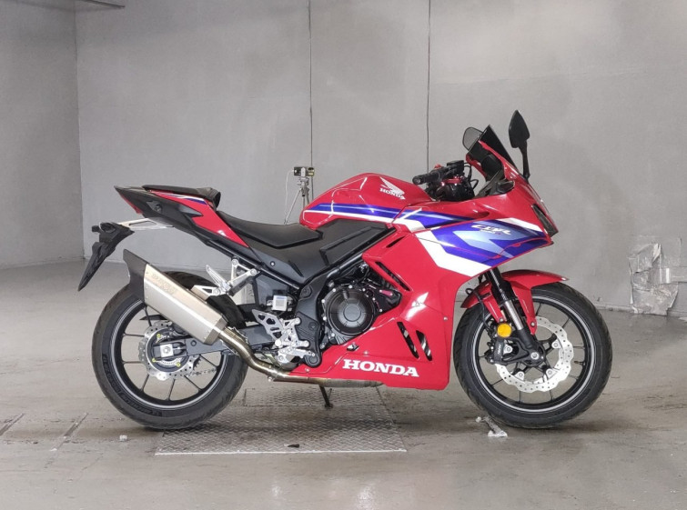 Мотоцикл Honda CBR400R с пробегом 4643 km с пробегом 4643 km