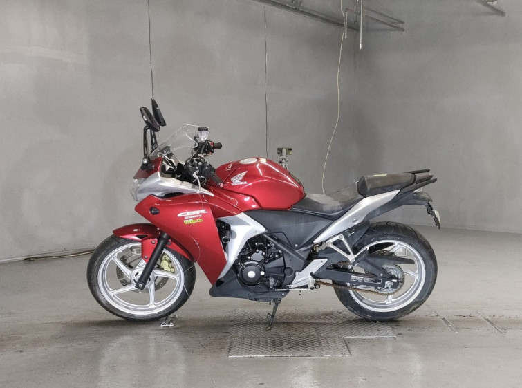 Мотоцикл Honda CBR250R з пробігом 2862 km з пробігом 2862 km