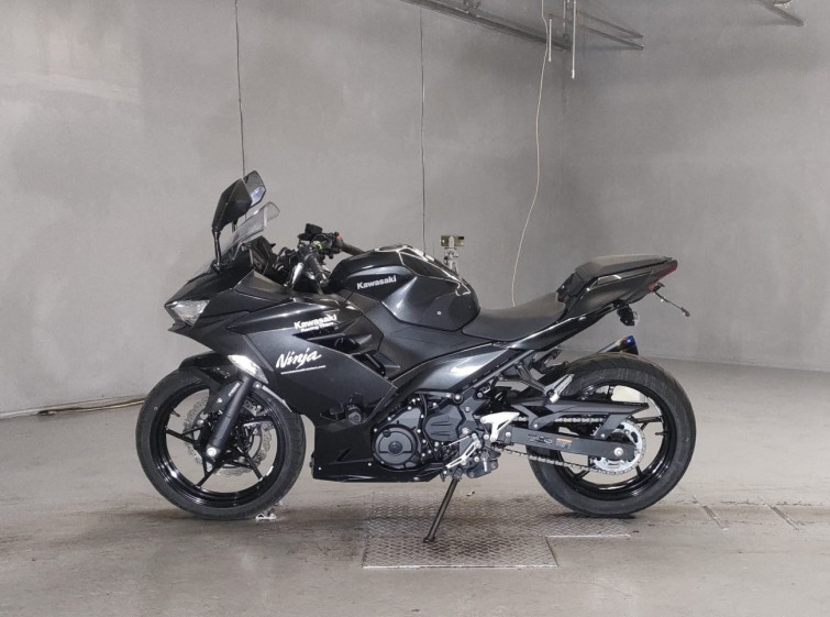 Мотоцикл Kawasaki NINJA250 с пробегом 6025 km с пробегом 6025 km
