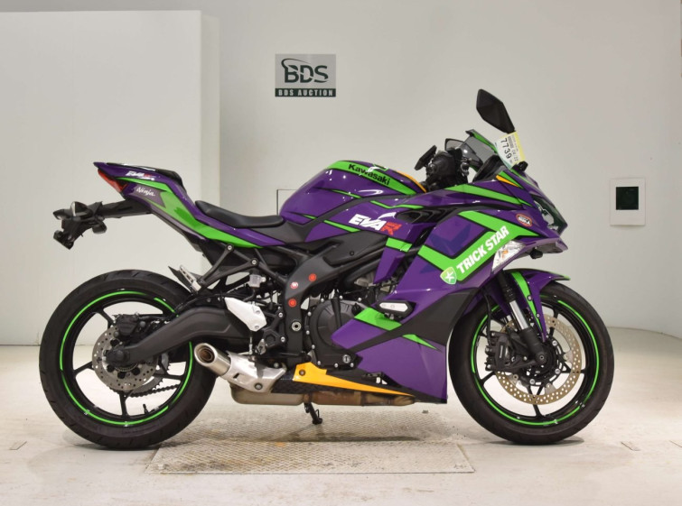 Мотоцикл Kawasaki NINJA ZX-25R KRT с пробегом 3903 km