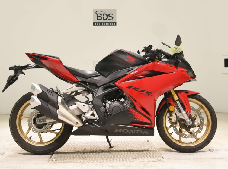 Мотоцикл Honda CBR250RR с пробегом 10921 km