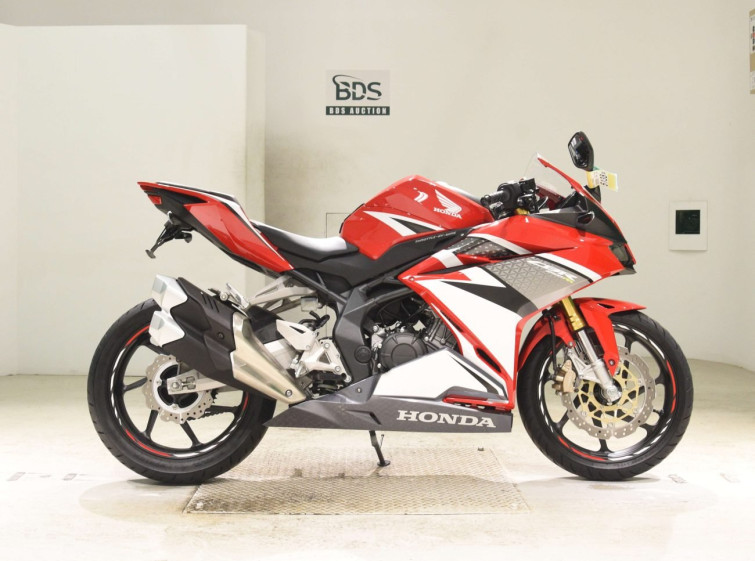 Мотоцикл Honda CBR250RR з пробігом 3845 km