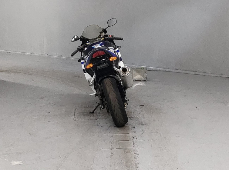 Мотоцикл Suzuki GSX-R750 с пробегом 113057 km с пробегом 113057 km