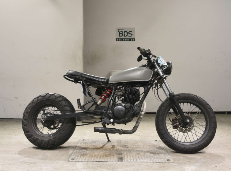 Мотоцикл Yamaha TW200E с пробегом 3252 km