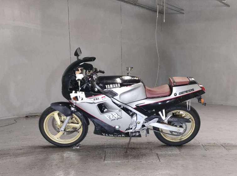 Мотоцикл Yamaha FZR250 з пробігом 28165 km з пробігом 28165 km