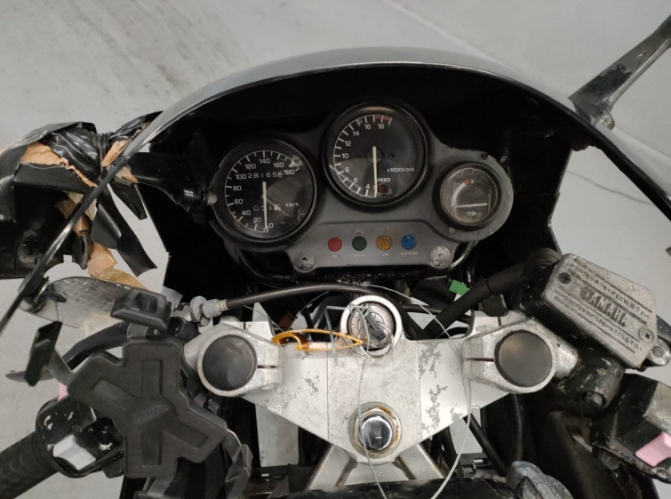 Мотоцикл Yamaha FZR250 з пробігом 28165 km з пробігом 28165 km