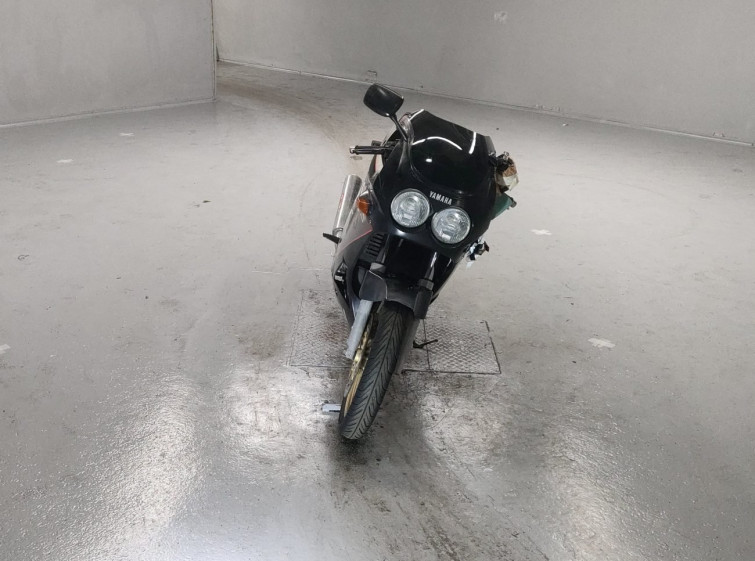 Мотоцикл Yamaha FZR250 з пробігом 28165 km з пробігом 28165 km