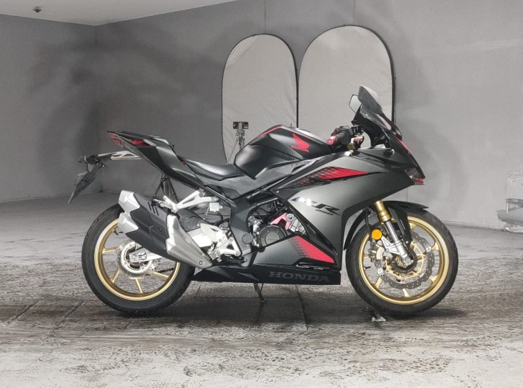Мотоцикл Honda CBR250RR з пробігом 3984 km