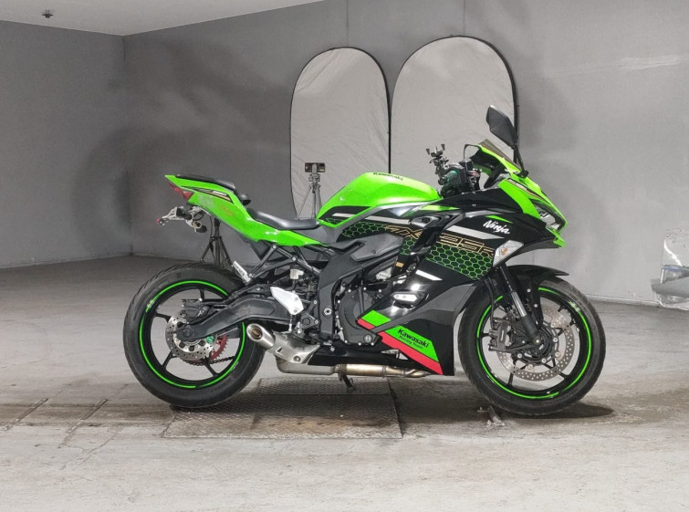 Мотоцикл Kawasaki NINJA ZX-25R KRT с пробегом 26624 km