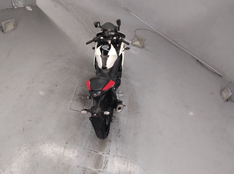Мотоцикл Yamaha YZF-R3 с пробегом 8825 km с пробегом 8825 km