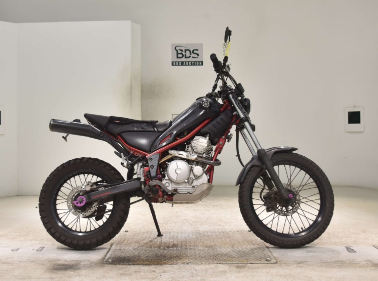 Мотоцикл Yamaha TRICKERS с пробегом 17130 km