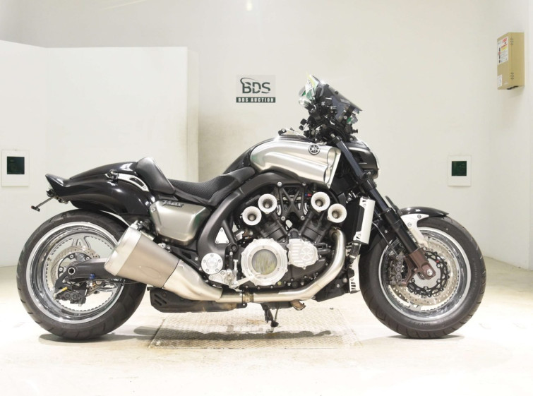 Мотоцикл Yamaha V-MAX1700 з пробігом 13312 km