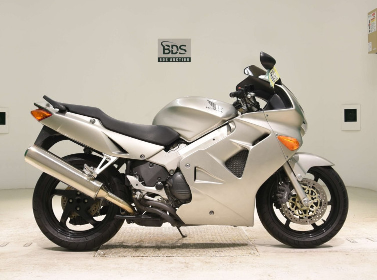 Мотоцикл Honda VFR800F з пробігом 27531 km