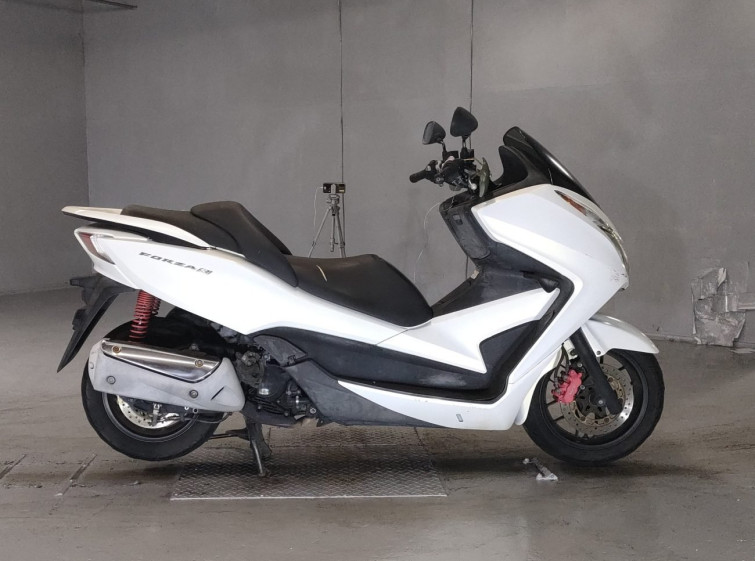 Мотоцикл Honda FORZA SI с пробегом 65711 km с пробегом 65711 km