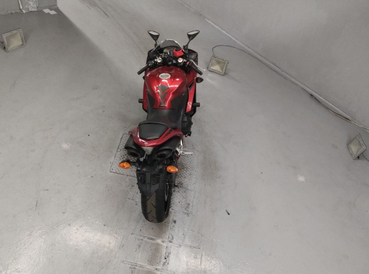 Мотоцикл Yamaha YZF-R1 с пробегом 30325 km с пробегом 30325 km
