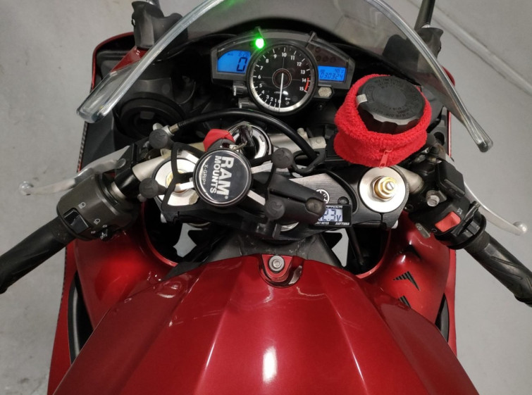 Мотоцикл Yamaha YZF-R1 с пробегом 30325 km с пробегом 30325 km