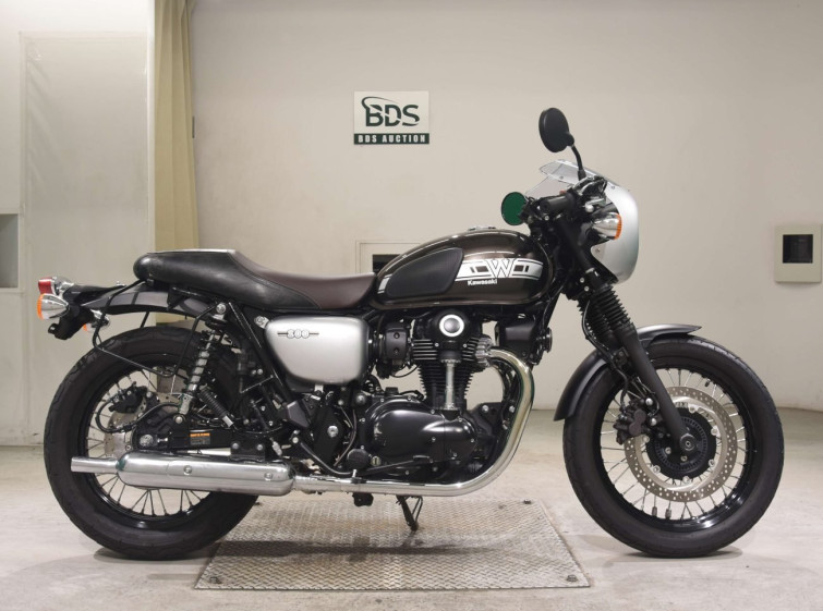 Мотоцикл Kawasaki W800 з пробігом 6712 km