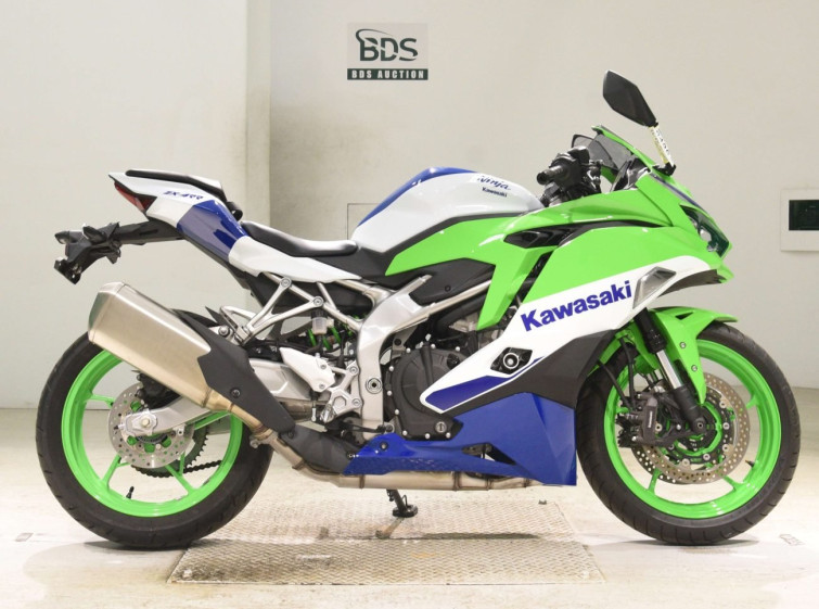 Мотоцикл Kawasaki ZX-4RR с пробегом 6380 km