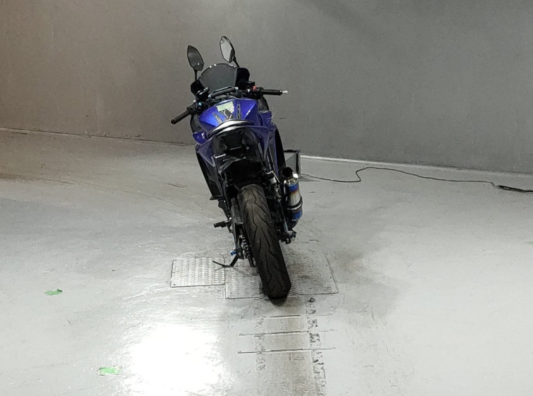 Мотоцикл Yamaha YZF-R25 с пробегом 43877 km с пробегом 43877 km