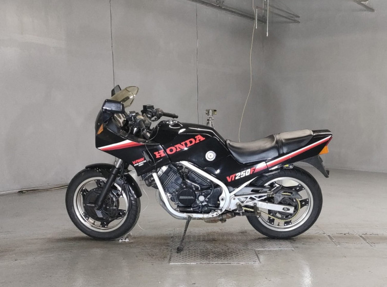 Мотоцикл Honda VT250F XELVIS с пробегом 37695 km с пробегом 37695 km