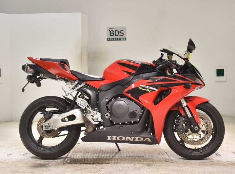 Мотоцикл Honda CBR1000RR з пробігом 19165 km