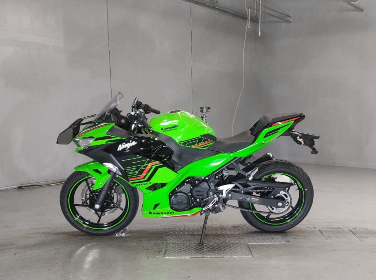 Мотоцикл Kawasaki NINJA250 с пробегом 11089 km с пробегом 11089 km