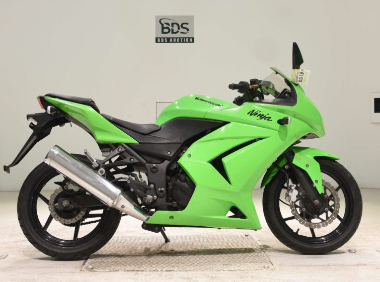 Мотоцикл Kawasaki NINJA250R с пробегом 11463 km