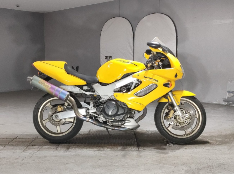Мотоцикл Honda VTR1000F з пробігом 48530 km