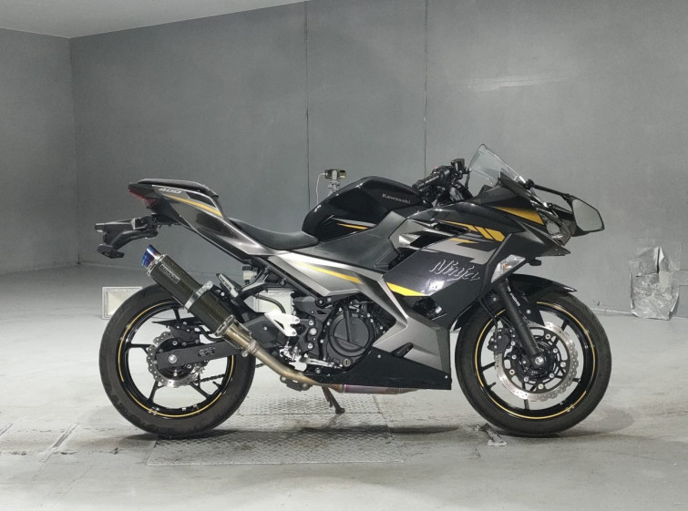 Мотоцикл Kawasaki NINJA400 с пробегом 9930 km с пробегом 9930 km