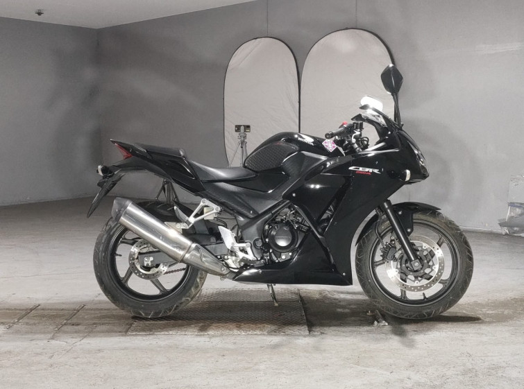 Мотоцикл Honda CBR250R з пробігом 9239 km