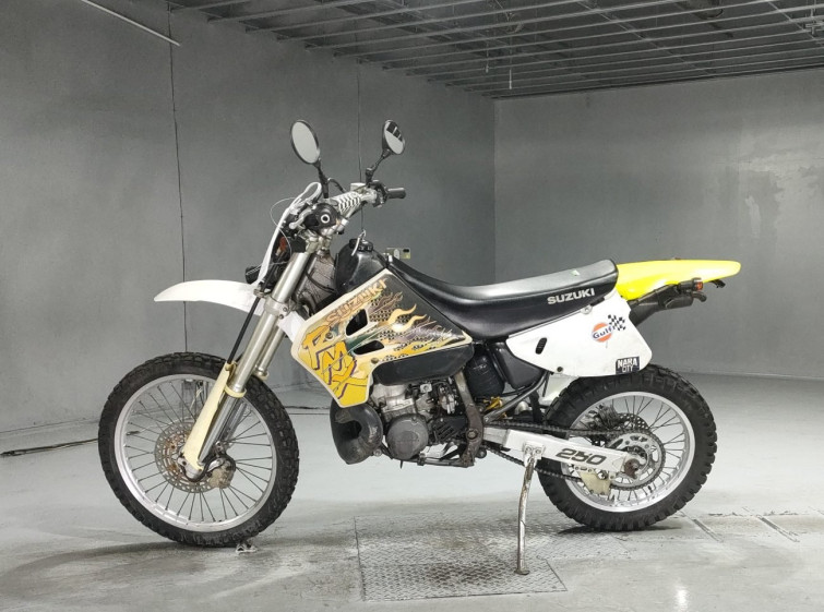 Мотоцикл Suzuki RMX250S з пробігом 6689 km з пробігом 6689 km