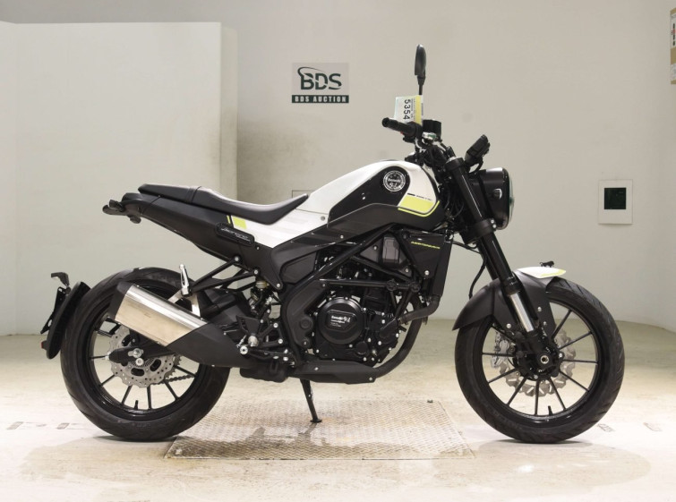 Мотоцикл Benelli LEONCINO 250 з пробігом 1 km