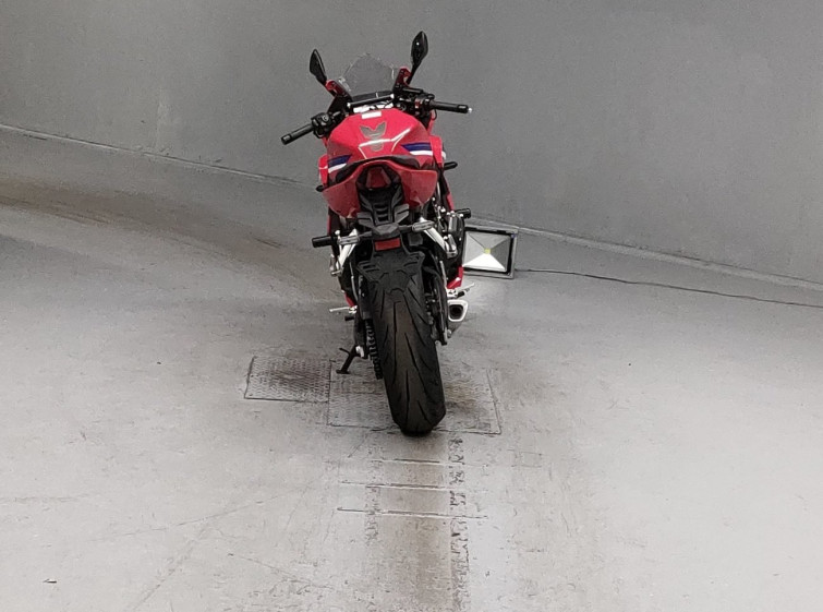 Мотоцикл Honda CBR650F с пробегом 9552 km с пробегом 9552 km
