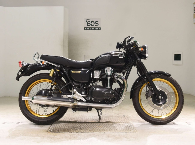 Мотоцикл Kawasaki W800 з пробігом 9577 km
