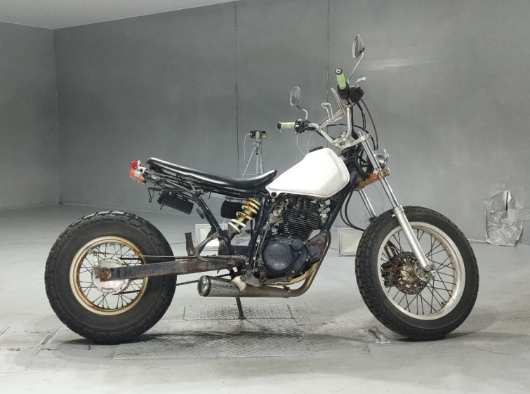 Мотоцикл Yamaha TW225 с пробегом 16548 km с пробегом 16548 km