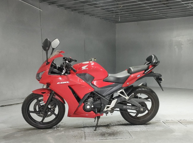 Мотоцикл Honda CBR250R з пробігом 17550 km з пробігом 17550 km